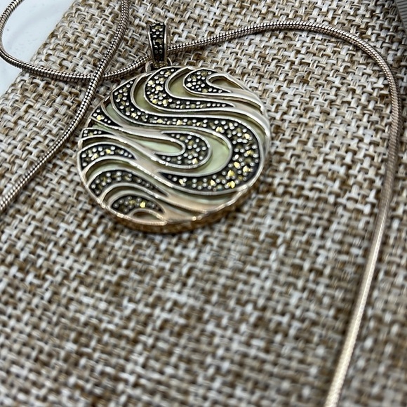 Vintage Sterling Silver Marcasite & MOP Swirl Pendant Necklace 16" - Picture 8 of 17